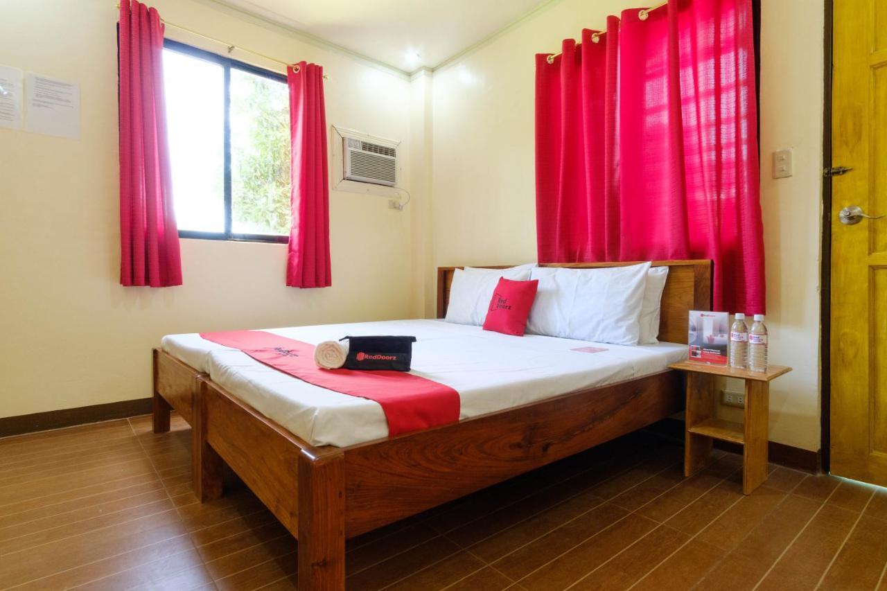 Reddoorz @ Poblacion 6 Coron Exterior photo